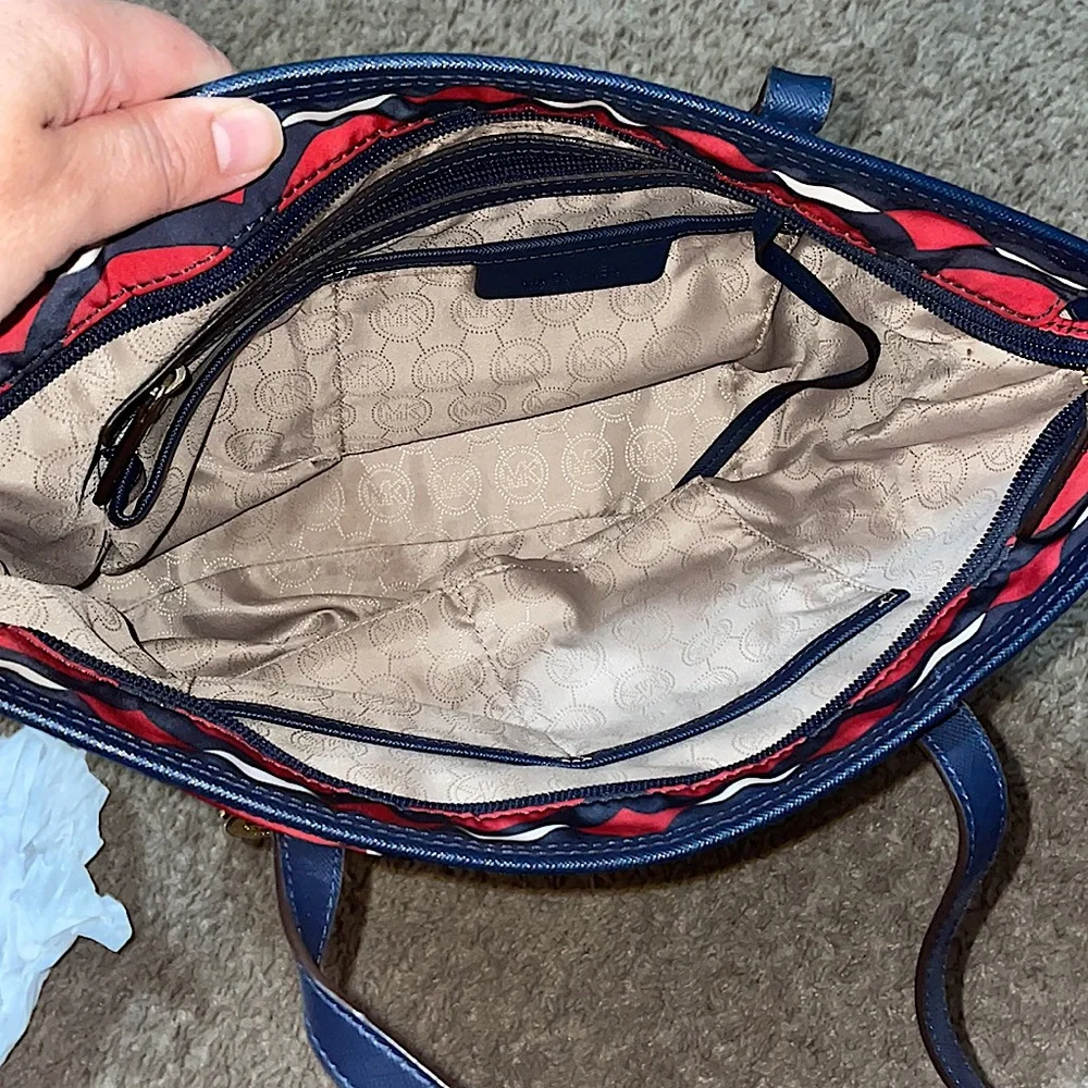 Michael Kors Kempton Nylon small red/blue tote shoulder bag - Picture 10 of 17
